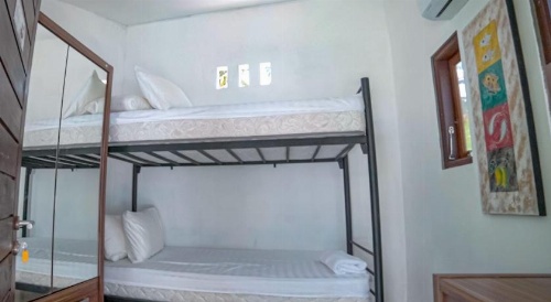 Air Sanih Beach Villa image 1