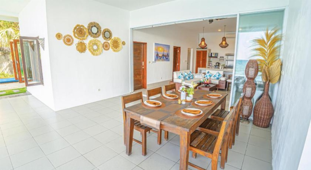 Air Sanih Beach Villa Image 11