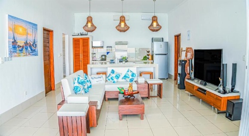 Air Sanih Beach Villa image 14