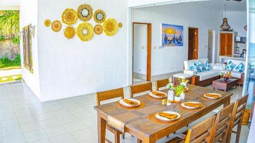 Air Sanih Beach Villa image 15