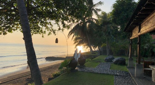 Air Sanih Beach Villa image 16