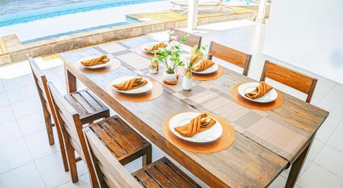 Air Sanih Beach Villa image 31